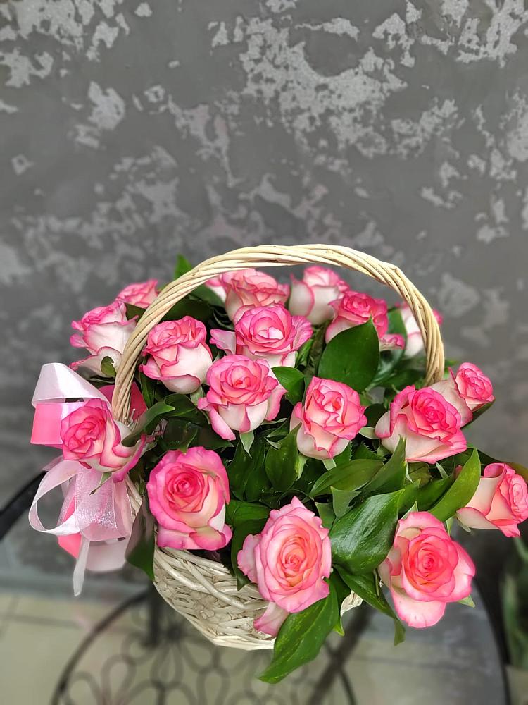 Цветочная композиция из Розы в корзине в Большом Сорокино