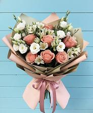 Букет цветов из:  Розы, Альстромерии и Лизиантусы в Большом Сорокино