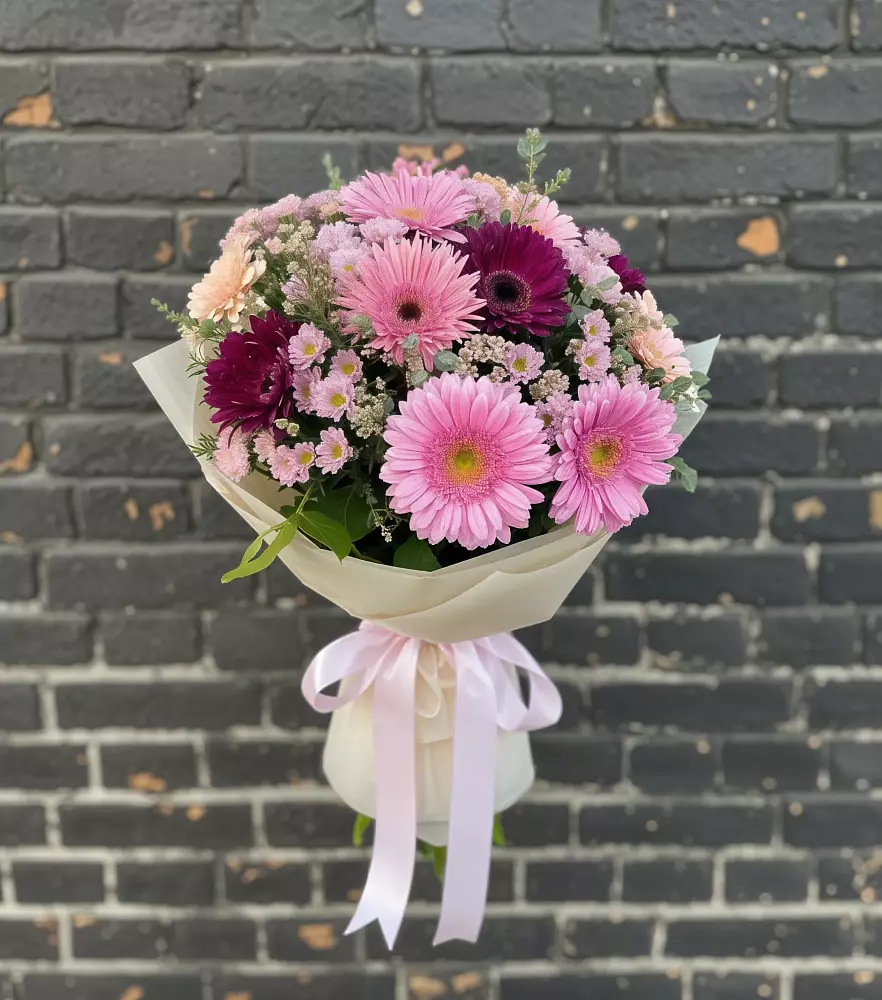 Букет цветов из: Герберы и Хризантемы в Большом Сорокино