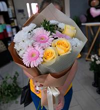 Букет цветов из:  Герберы, Розы и Хризантемы в Большом Сорокино