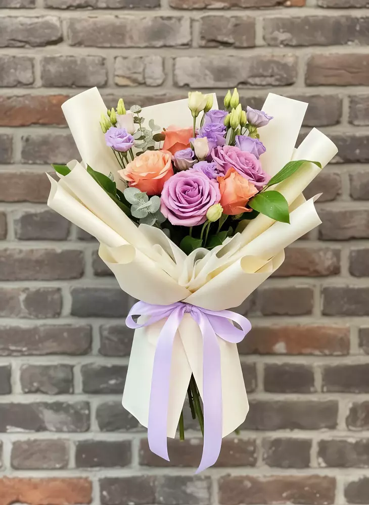 Букет цветов из: Лизиантусы и Розы в Большом Сорокино