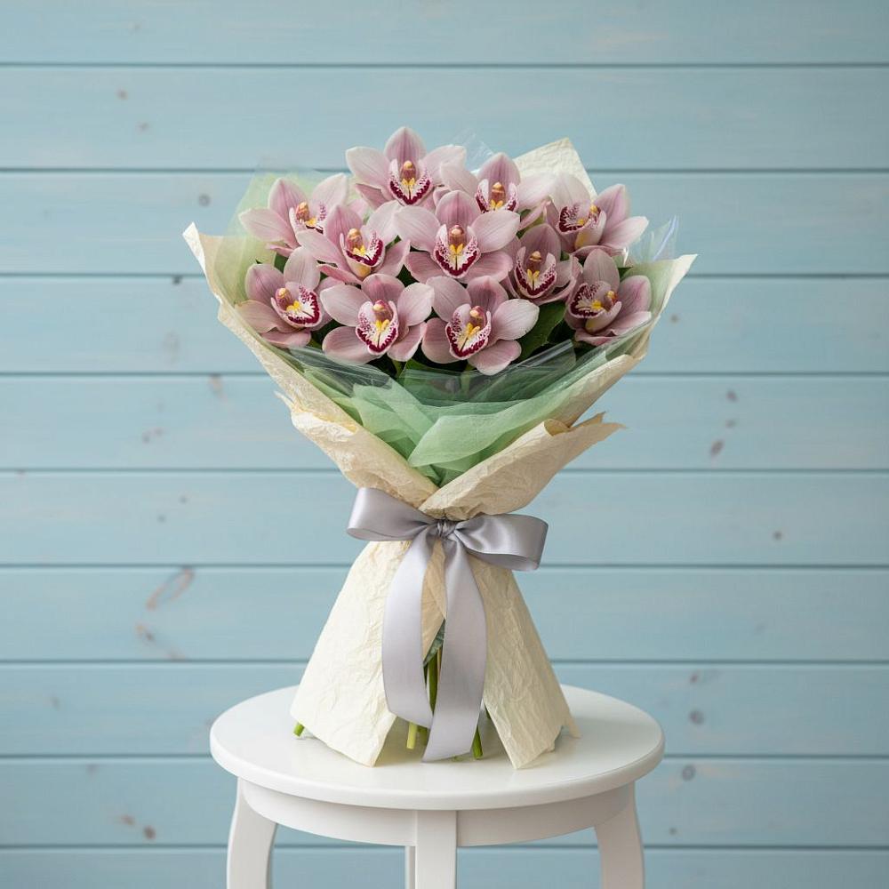 Букет цветов из: Орхидеи и Розы в Большом Сорокино