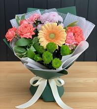 Букет цветов из:  Гвоздики, Розы, Герберы и Хризантемы #REPLACE_PRED# Большом Сорокино