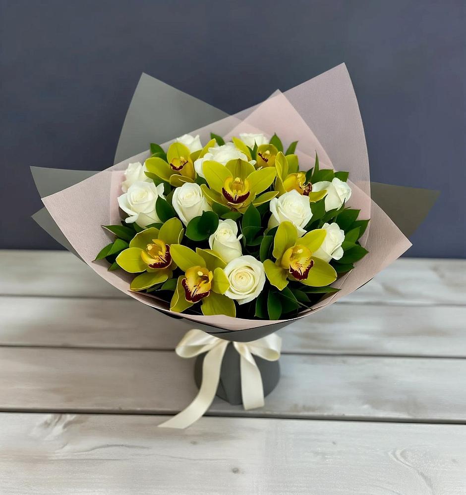 Букет цветов из: Орхидеи и Розы в Большом Сорокино