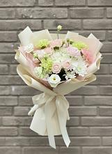 Букет цветов из:  Гвоздики, Розы, Лизиантусы и Хризантемы в Большом Сорокино