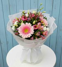 Букет цветов из:  Герберы, Альстромерии и Лизиантусы в Большом Сорокино