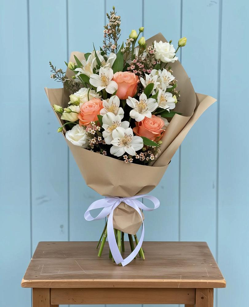 Букет цветов из: Альстромерии, Лизиантусы, Розы и Хризантемы в Большом Сорокино
