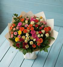 Букет Микс из разноцветных кустовых роз в Большом Сорокино